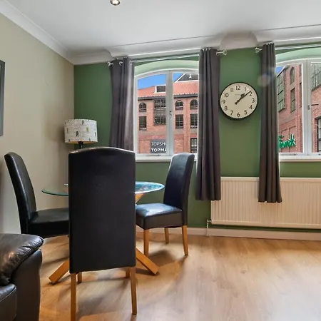 Lovely In - Pass The Keys Apartment *