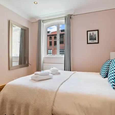 Appartamento 5 St Georges House Lovely 1-bed Right In The Heart Of Pass The Keys *