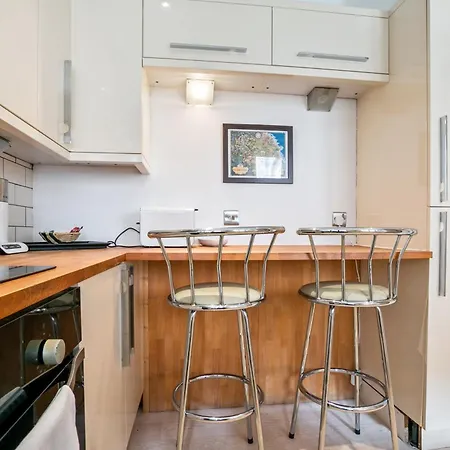 5 St Georges House Lovely 1-bed Right In The Heart Of Pass The Keys