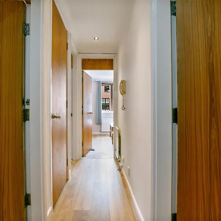 5 St Georges House Lovely 1-bed Right In The Heart Of Pass The Keys