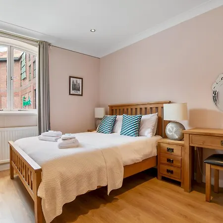5 St Georges House Lovely 1-bed Right In The Heart Of Pass The Keys * York
