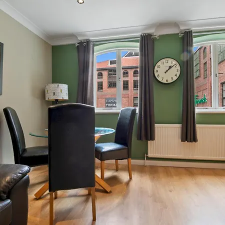 5 St Georges House Lovely 1-bed Right In The Heart Of Pass The Keys * York