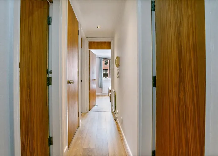 5 St Georges House Lovely 1-bed Right In The Heart Of Pass The Keys Apartment York