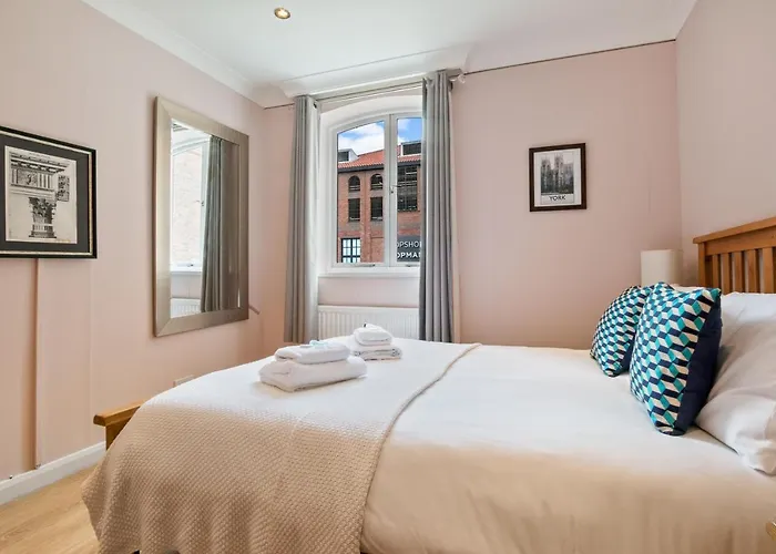 Apartment 5 St Georges House Lovely 1-bed Right In The Heart Of Pass The Keys *