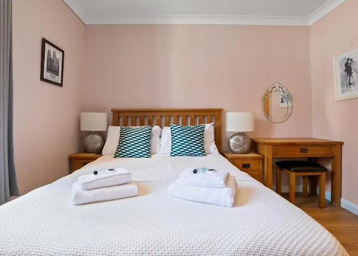 5 St Georges House Lovely 1-bed Right In The Heart Of Pass The Keys Apartment *