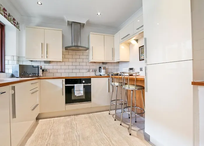 Apartment 5 St Georges House Lovely 1-bed Right In The Heart Of Pass The Keys