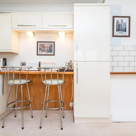 Διαμέρισμα 5 St Georges House Lovely 1-bed Right In The Heart Of Pass The Keys *