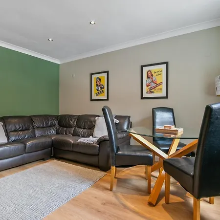 Διαμέρισμα 5 St Georges House Lovely 1-bed Right In The Heart Of Pass The Keys *