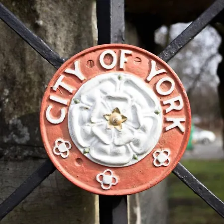 Lovely In - Pass The Keys Apartamento York